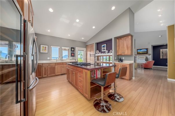 Interior, Kitchen, Recessed Lighting, Water, Wood Texture Flooring