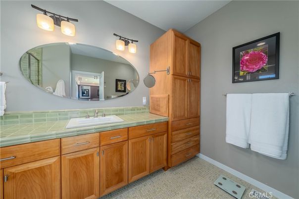 Bathroom, Interior, Tile Countertops