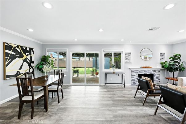 Dining room, Fireplace, Interior, Recessed Lighting, Wood Texture Flooring