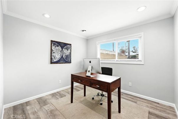 Home Office, Interior, Recessed Lighting, Wood Texture Flooring