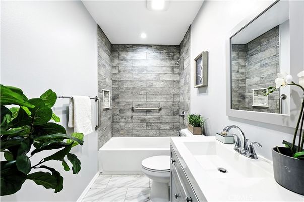 Bathroom, Interior, Marble, Recessed Lighting