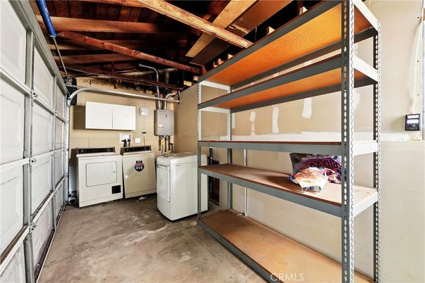 Interior, Washer, Wooden Beams