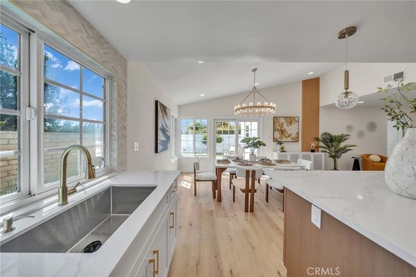 Chandelier, Dining room, Interior, Kitchen, Pendant Lights, Recessed Lighting, Wood Texture Flooring