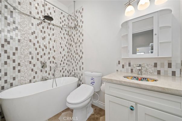 Bathroom, Free Standing Baths, Interior