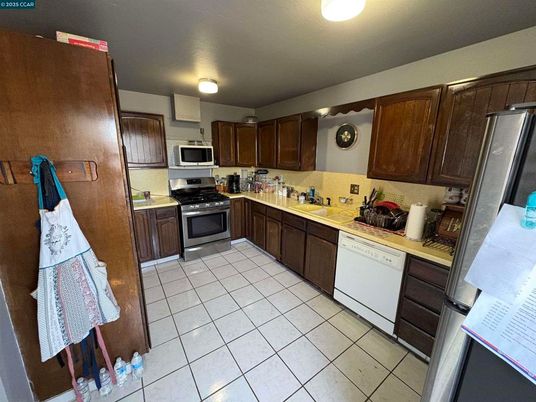 Interior, Kitchen, Stainless Steel Appliances