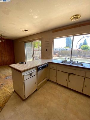 Interior, Kitchen, Tile Countertops