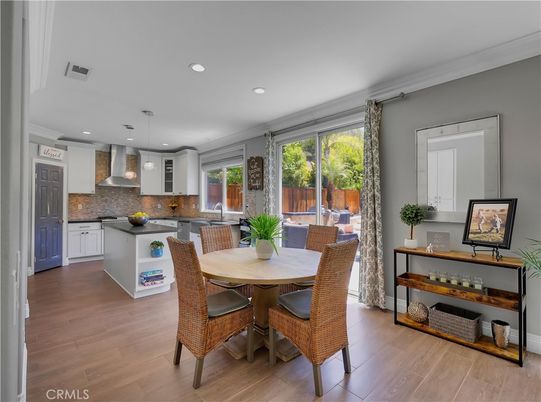Dining room, Interior, Kitchen, Pendant Lights, Recessed Lighting, Wood Texture Flooring