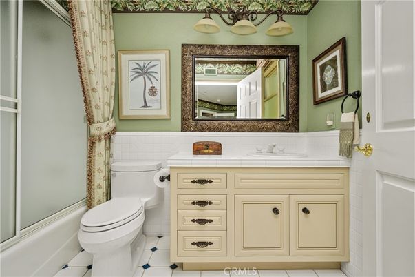 Bathroom, Interior, Tile Countertops