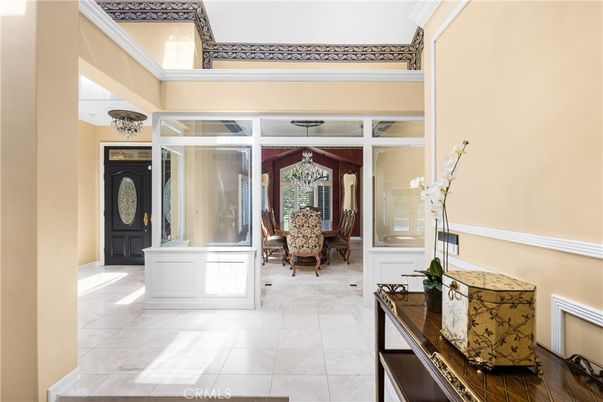 Dining room, Interior