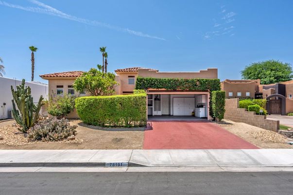 Exterior, Facade, Spanish Mediterranean