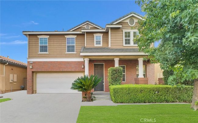 Attached, Exterior, Facade, Brick Facade, American Craftsman