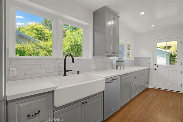 Interior, Kitchen, Recessed Lighting, Wood Texture Flooring