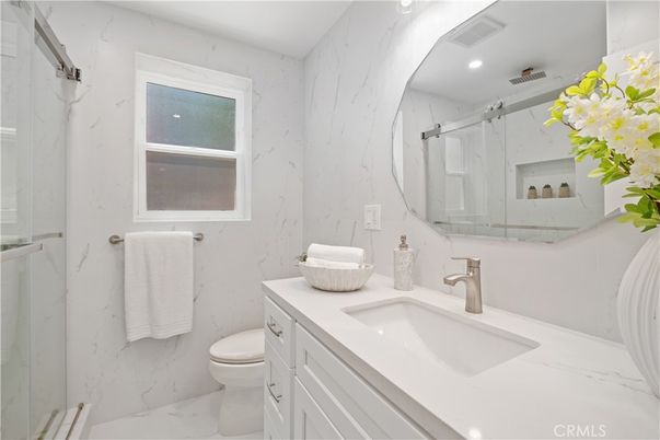Bathroom, Interior, Marble, Marble Walls, Recessed Lighting