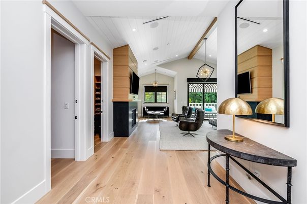 Fireplace, Interior, Living room, Pendant Lights, Recessed Lighting, Wood Texture Flooring