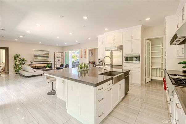 Interior, Kitchen, Living room, Recessed Lighting, Stainless Steel Appliances