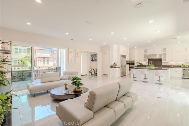 Interior, Kitchen, Living room, Recessed Lighting, Stainless Steel Appliances