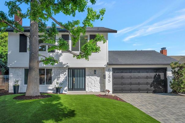 Attached, Exterior, Facade, Modern