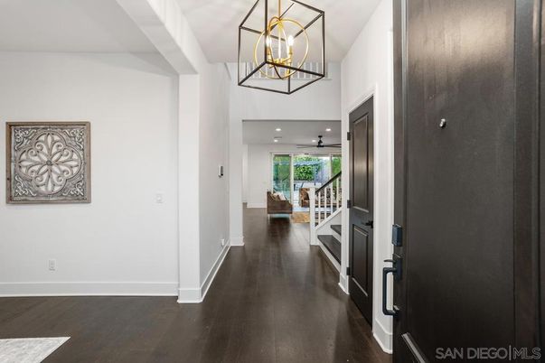 Interior, Pendant Lights, Recessed Lighting, Wood Texture Flooring
