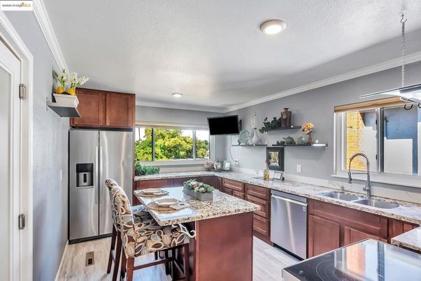 Dining room, Interior, Kitchen, Recessed Lighting, Stainless Steel Appliances, Wood Texture Flooring