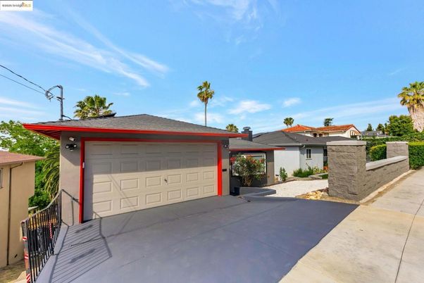 Detached Garage, Exterior
