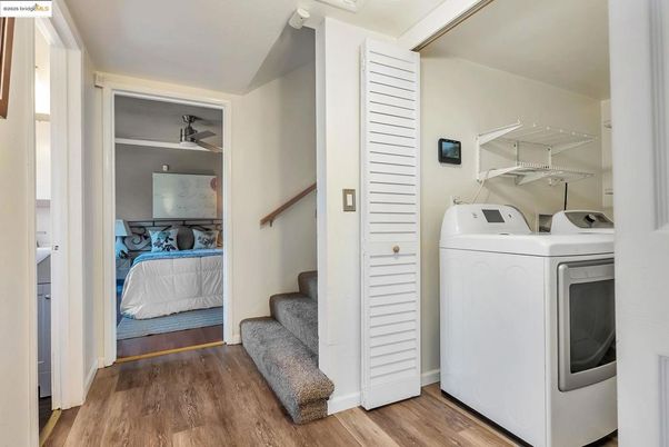 Interior, Utility Closets, Washer, Wood Texture Flooring