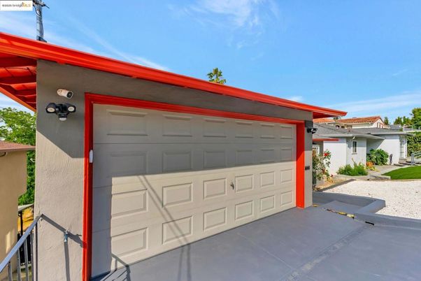 Detached Garage, Exterior