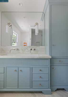 Bathroom, Interior, Recessed Lighting