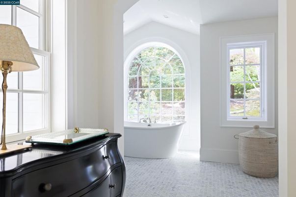 Bathroom, Free Standing Baths, Interior