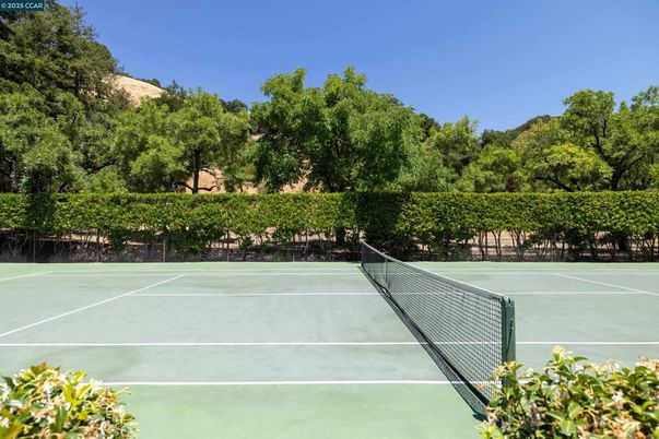 Exterior, Tennis Courts