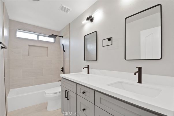 Bathroom, Dual Sink Vanities, Interior, Wood Texture Flooring