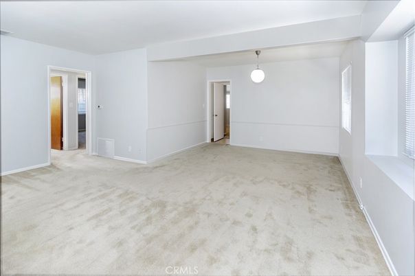 Empty room, Interior, Pendant Lights