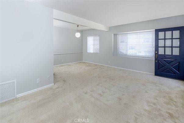 Empty room, Interior, Pendant Lights