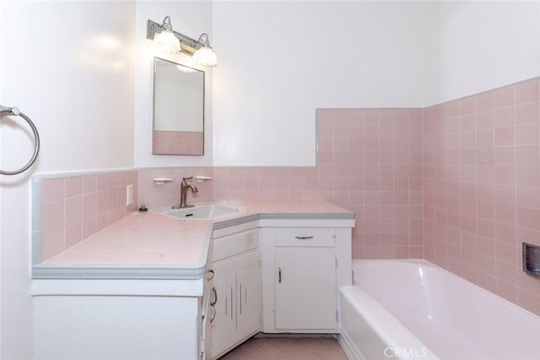 Bathroom, Interior, Tile Countertops