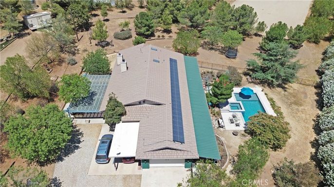 Exterior, Drone