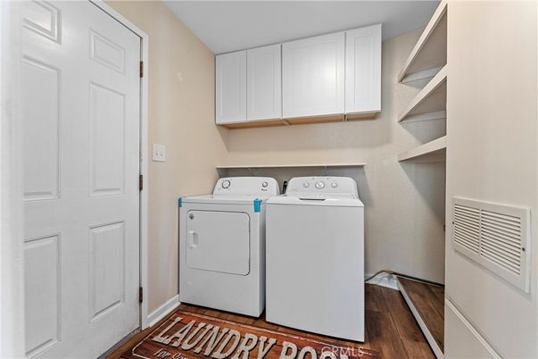 Interior, Utility Closets, Washer, Wood Texture Flooring