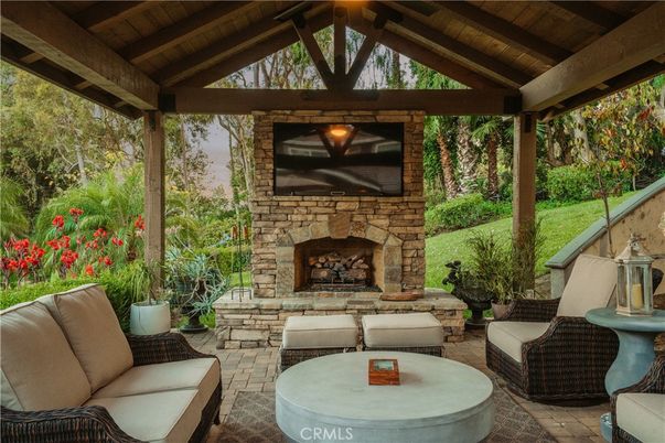 Exterior, Fireplace