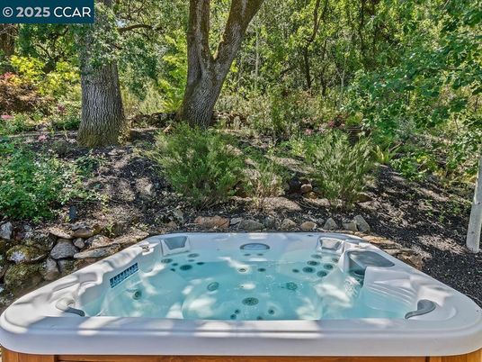Exterior, Hot Tub