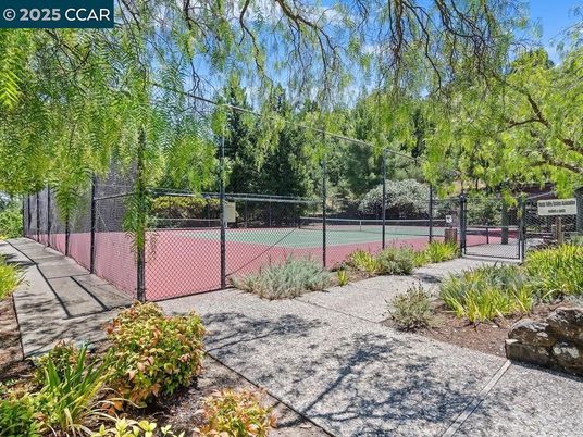 Exterior, Tennis Courts