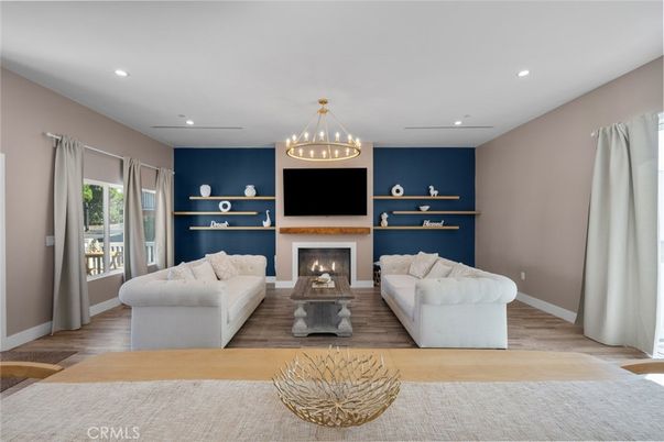 Fireplace, Interior, Living room, Pendant Lights, Recessed Lighting, Wood Texture Flooring