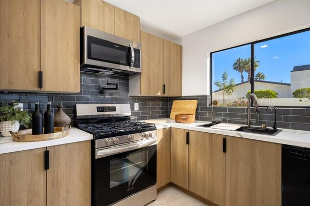 Interior, Kitchen, Stainless Steel Appliances
