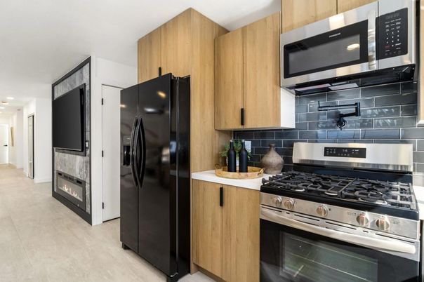 Fireplace, Interior, Kitchen, Stainless Steel Appliances