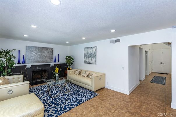Fireplace, Interior, Living room, Recessed Lighting