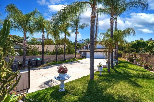 Backyard, Detached Garage, Exterior