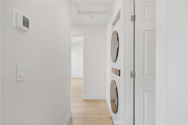 Interior, Utility Closets, Washer, Wood Texture Flooring