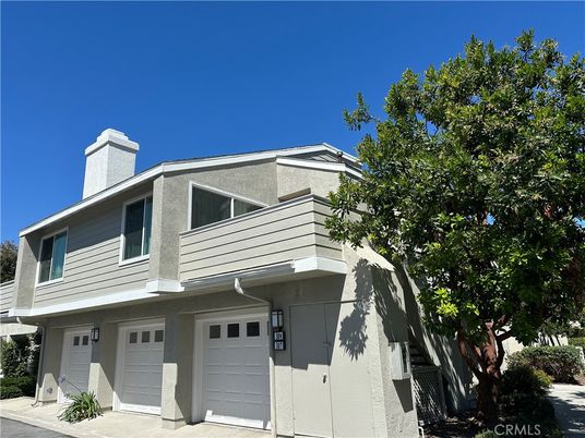 Attached, Exterior, Facade, Ranch