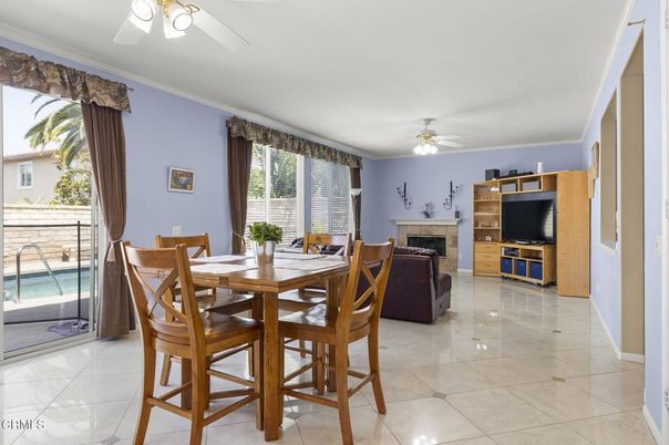 Dining room, Fireplace, Interior