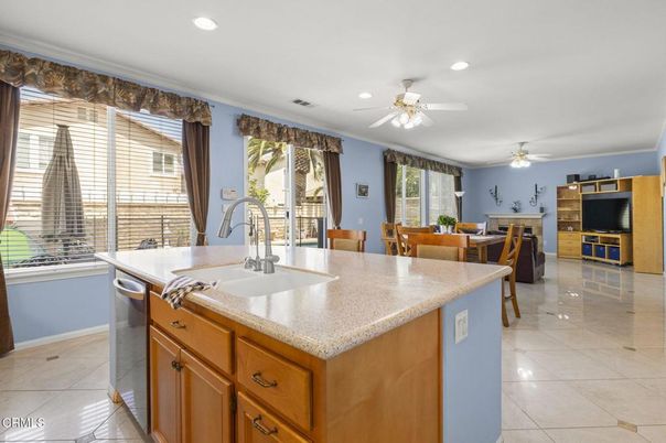Dining room, Interior, Kitchen, Recessed Lighting