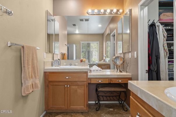 Bathroom, Dual Sink Vanities, Interior, Recessed Lighting
