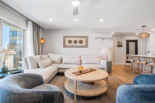 Dining room, Interior, Living room, Pendant Lights, Recessed Lighting, Wood Texture Flooring