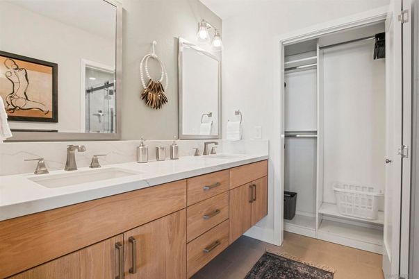 Bathroom, Dual Sink Vanities, Interior